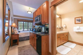 Catamount Lodge 401A by East West Hospitality Truckee